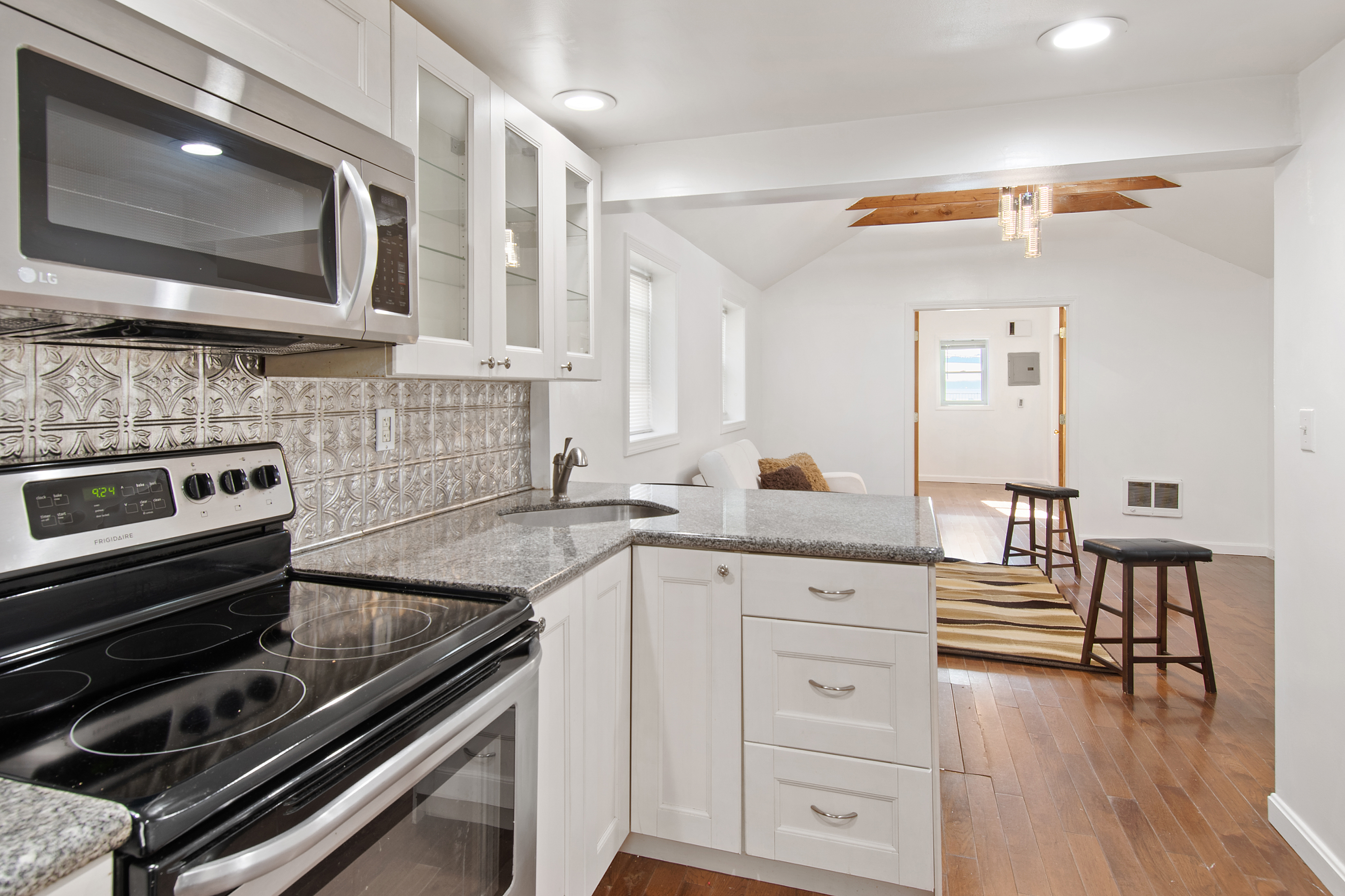 6 Schuyler Terrace Bronx, NY 10465 - Photo 6 of 27