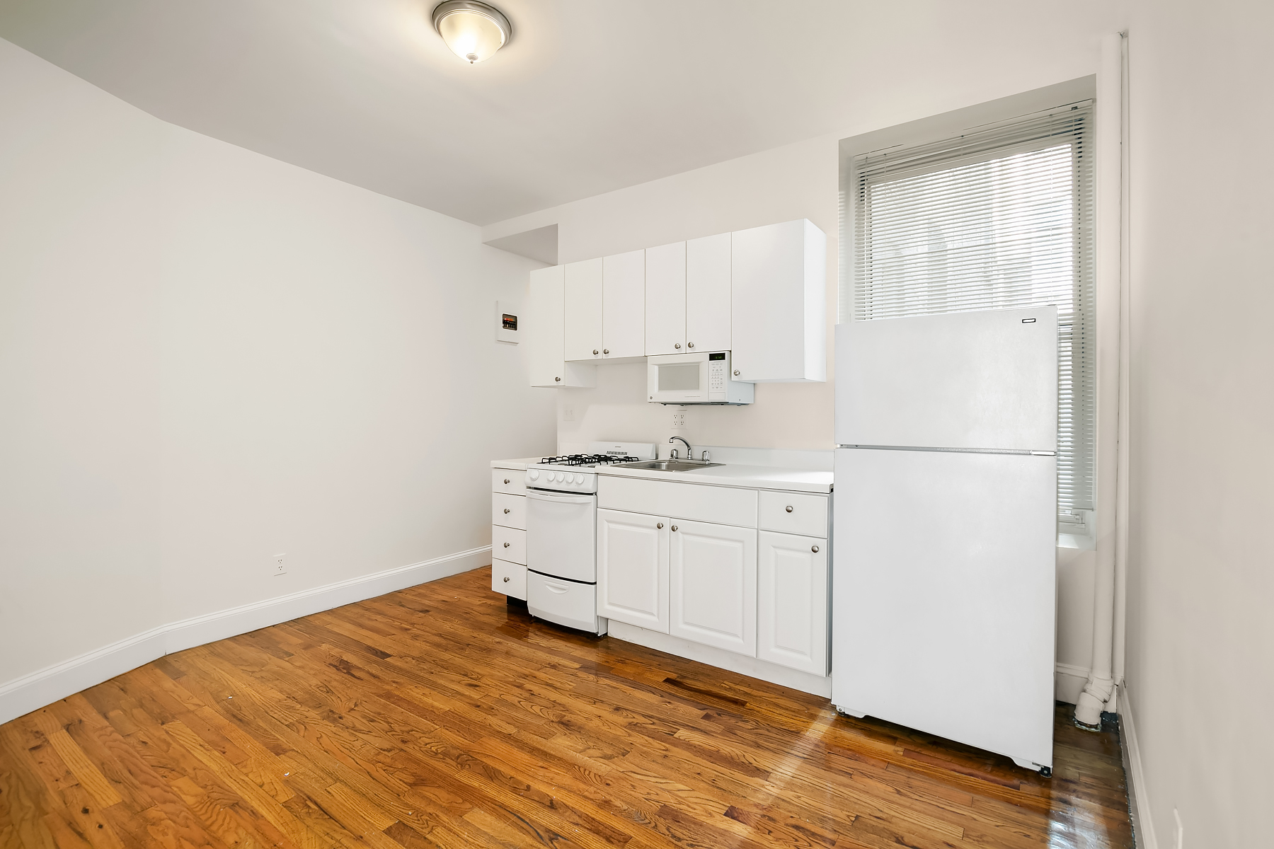 101 Thompson Street, Unit 18 Manhattan, NY 10012 - Photo 4 of 5