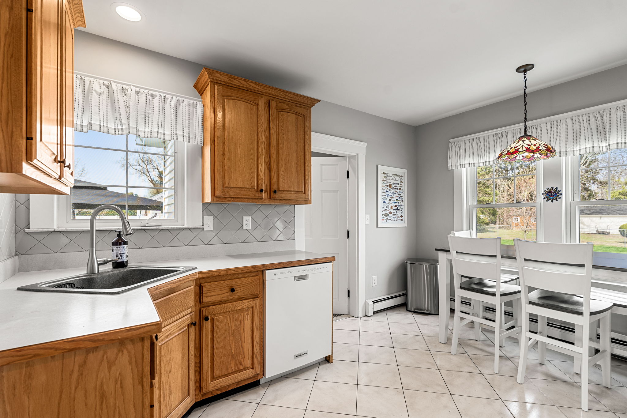 134 Dalton Road Chelmsford, MA 01824 - Photo 7 of 38