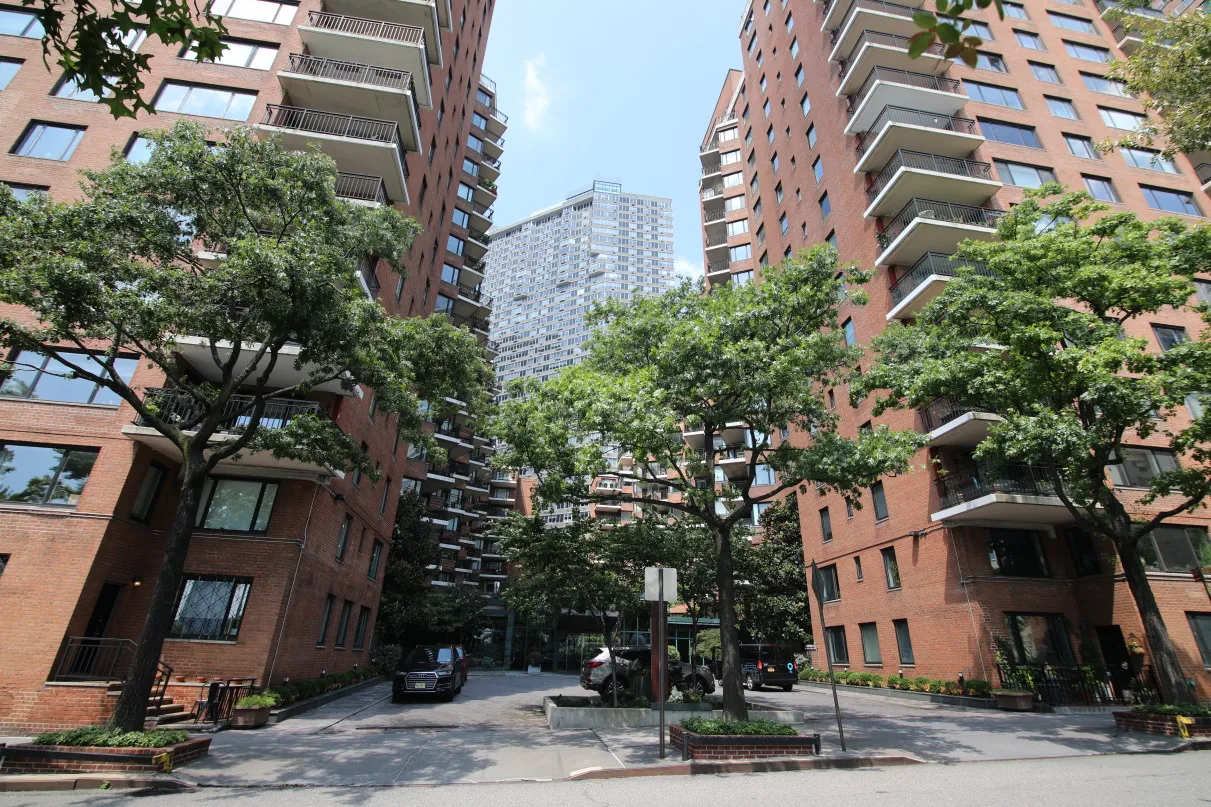 $785,000 | 60 Sutton Place South, Unit 5AN | Sutton Place