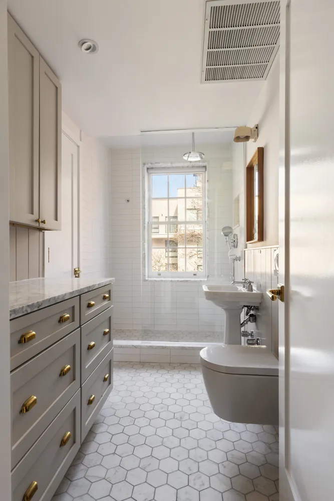 $25,000 | 237 Front Street | DUMBO