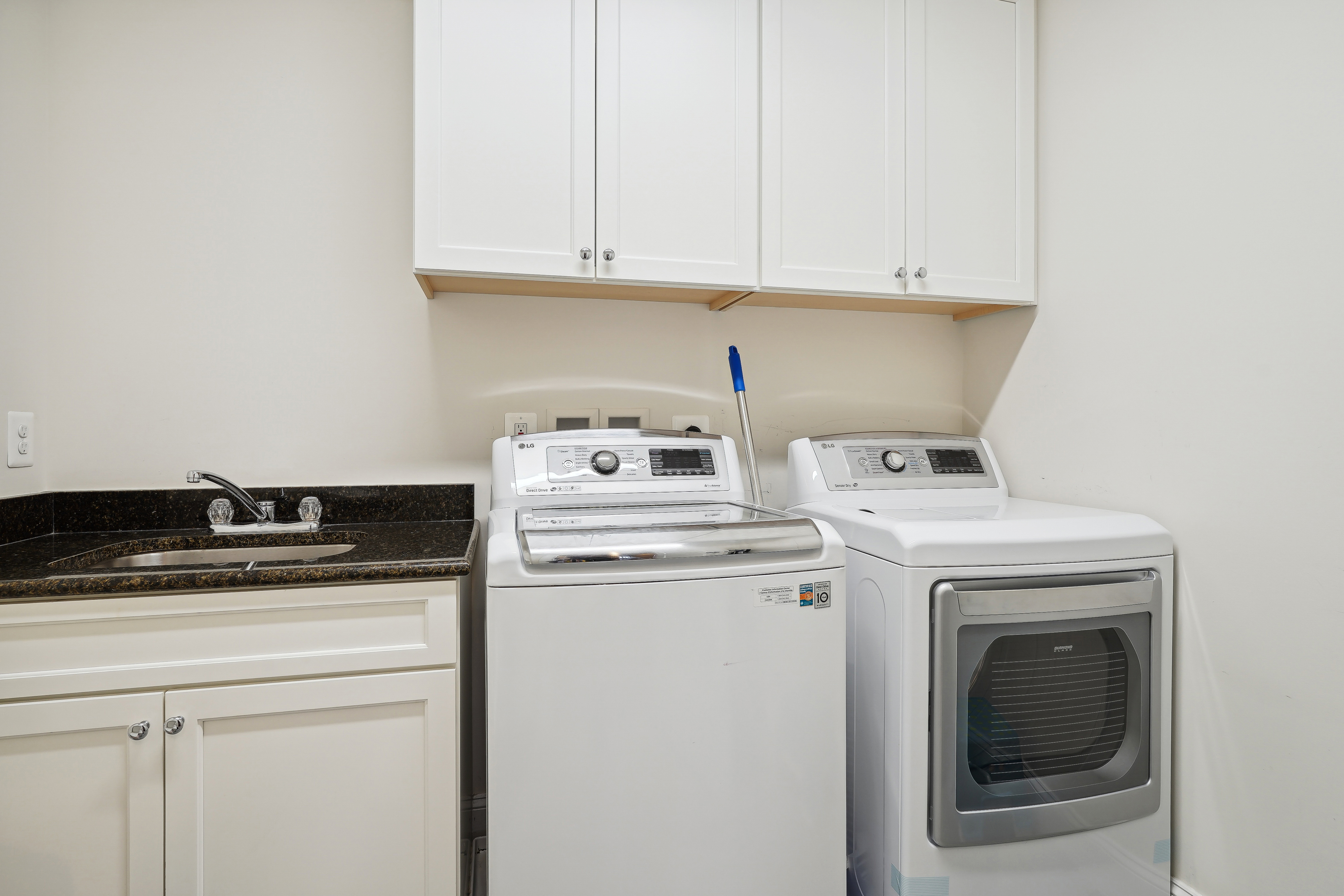 8919 Ridge Place Bethesda, MD 20817 - Photo 26 of 41