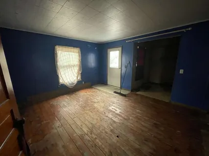 $60,000 | 203 East Washington Street, Avon, IL 61415