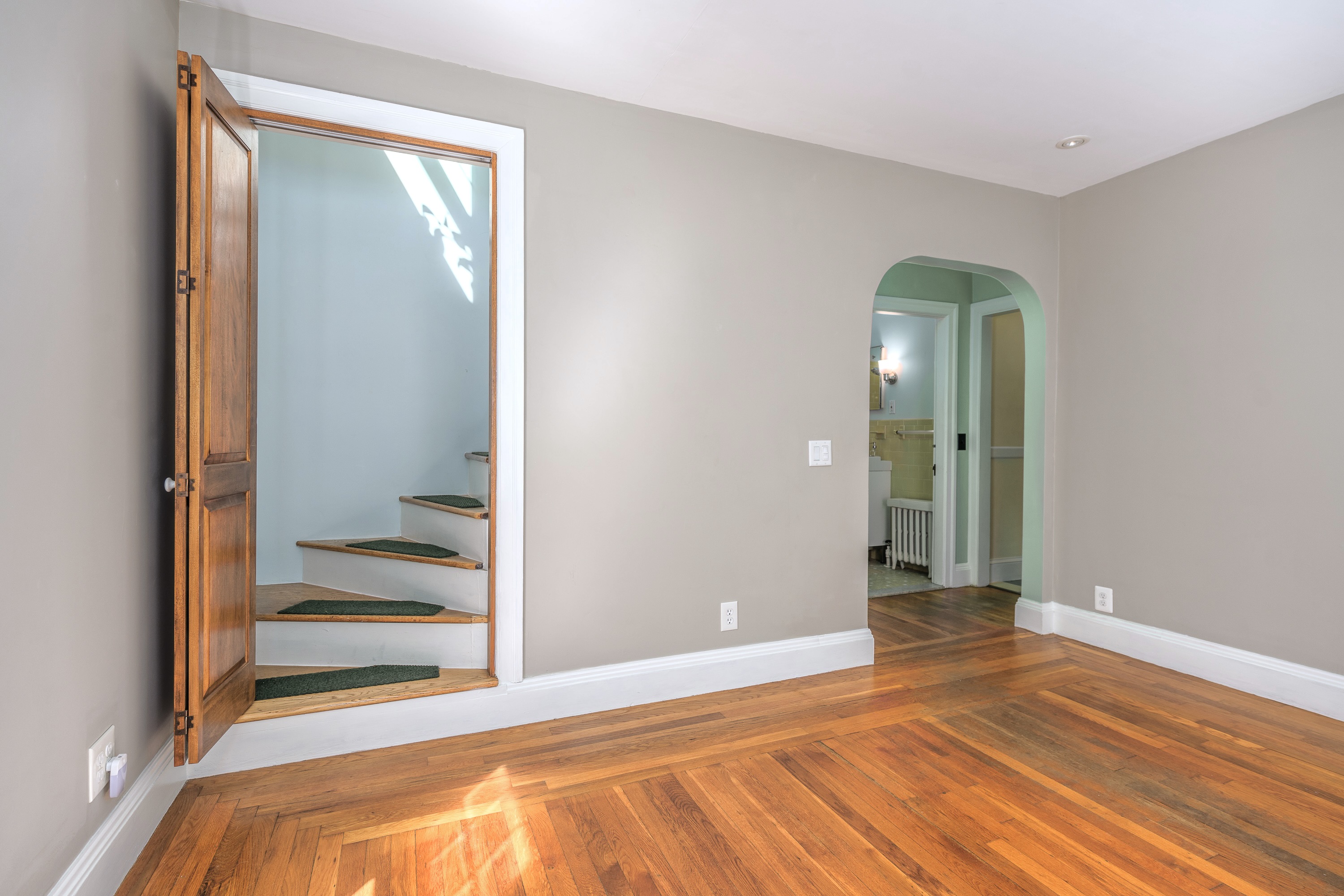 31 Errol Street Warwick, RI 02888 - Photo 6 of 38