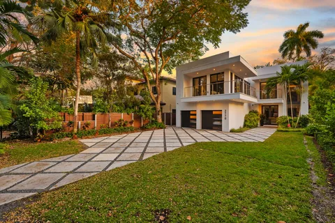 $4,950,000 | 3770 Kumquat Avenue, Miami, FL 33133