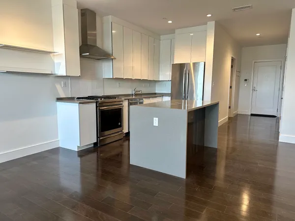 $899,000 | 2 West Sixth Street, Unit 108, South Boston, MA 02127