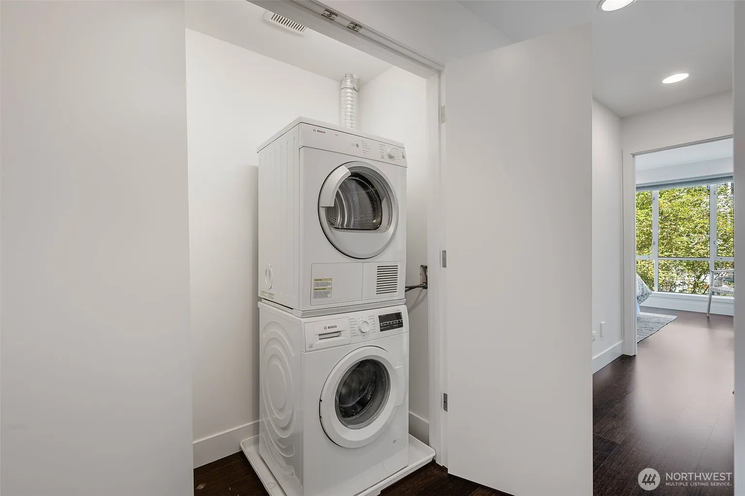307 14th Avenue East, Unit B Seattle, WA 98112 - Photo 20 of 36