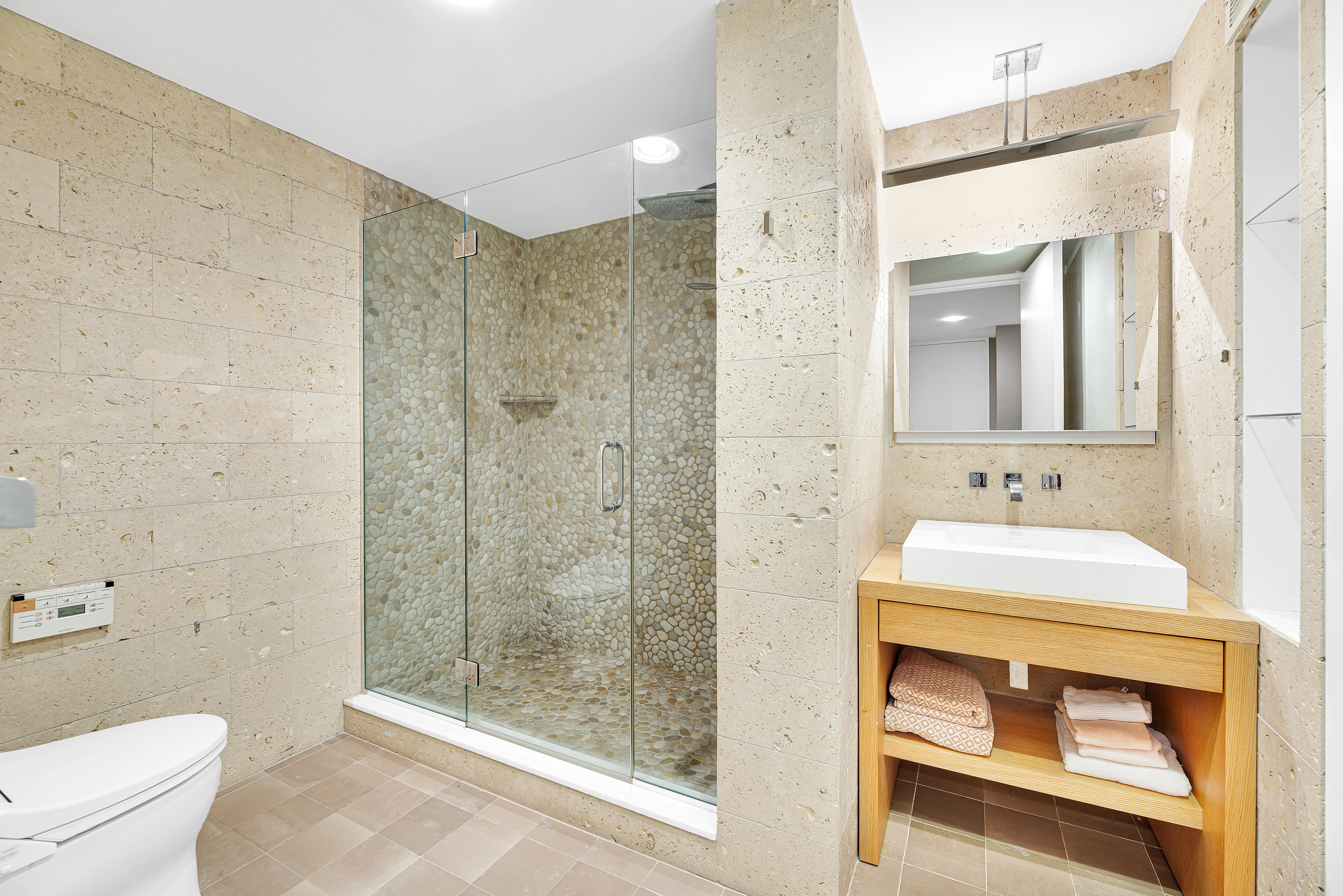 146 West 57th Street, Unit 67B Manhattan, NY 10019 - Photo 8 of 10