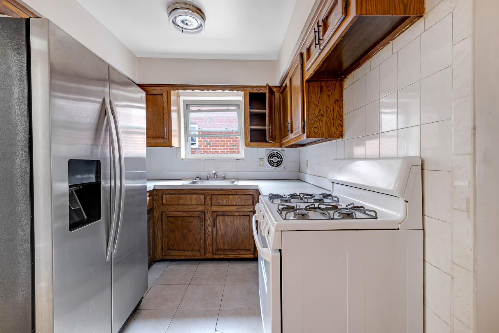 3425 Ely Avenue Bronx, NY 10469 - Photo 7 of 19