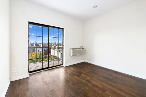 $4,195 | 221 Troutman Street, Unit 4L | Bushwick