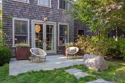 $9,995,000 | 102 & 104 Two Holes Water Road, East Hampton, NY 11937
