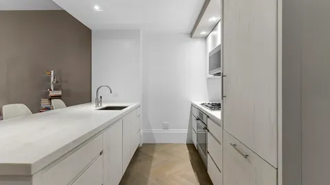 $1,350,000 | 101 Wall Street, Unit 7C | Financial District