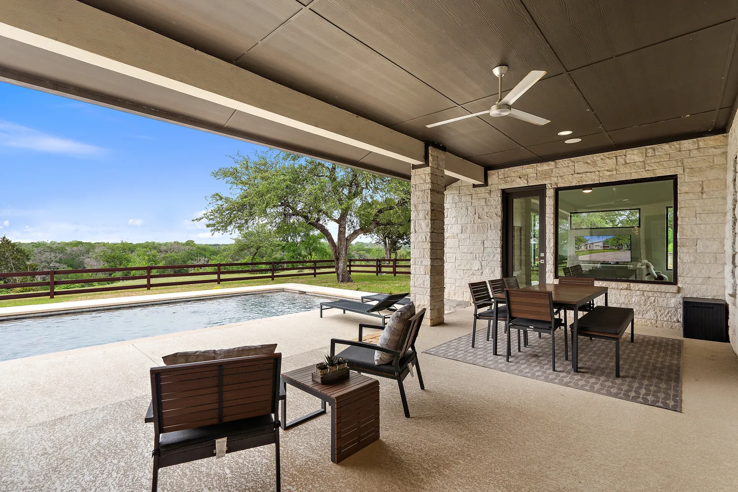$1,875,000 | 3921 County Road 258, Liberty Hill, TX 78642