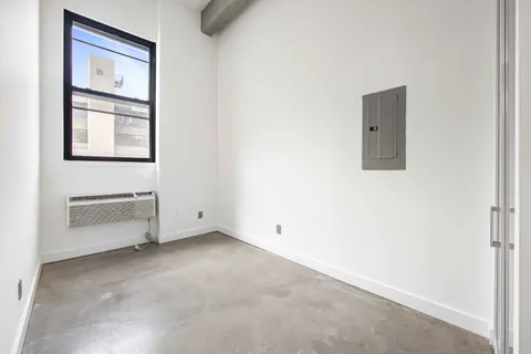 $5,000 | 44 Berry Street, Unit 2K | Williamsburg