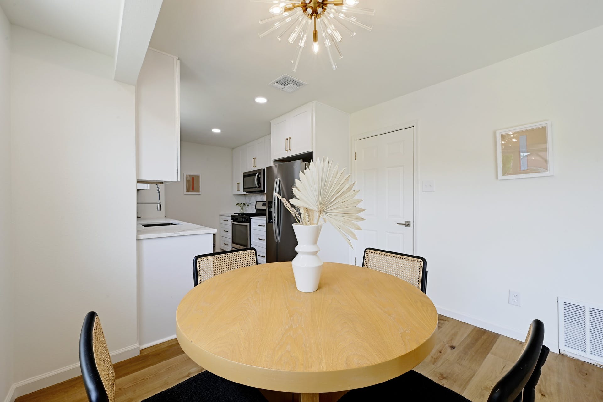 6606 Aldford Circle Austin, TX 78745 - Photo 11 of 32