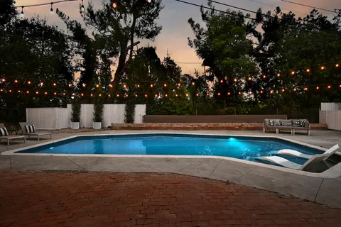 $2,599,000 | 4053 Harclare Lane, Encino, CA 91436