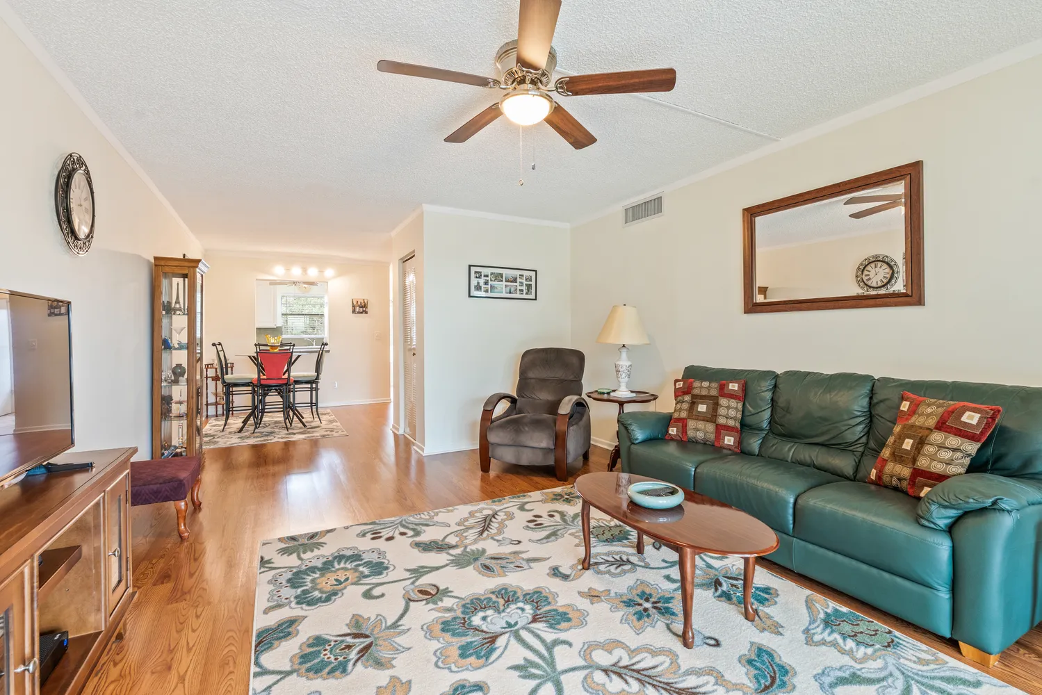 $325,000 | 275 Date Palm Road, Unit 403, Vero Beach, FL 32963