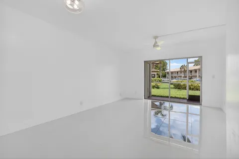 $225,000 | 5561 Lakeside Drive, Unit 107, Margate, FL 33063