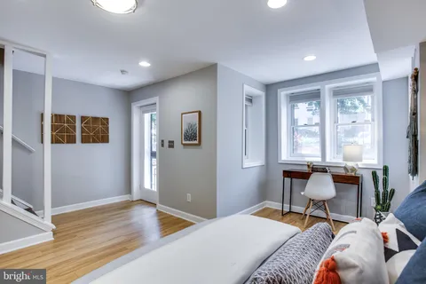 $799,900 | 313 M Street Northwest, Washington, DC 20001