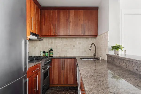 $1,195,000 | 39 Gramercy Park North, Unit 5F | Gramercy