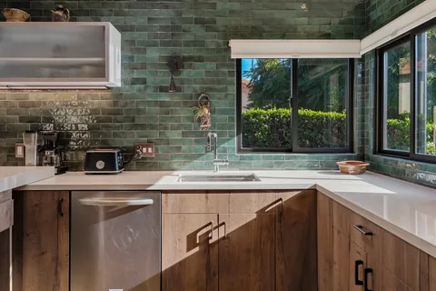 $1,095,000 | 555 Camino De Lane, Santa Barbara, CA 93111