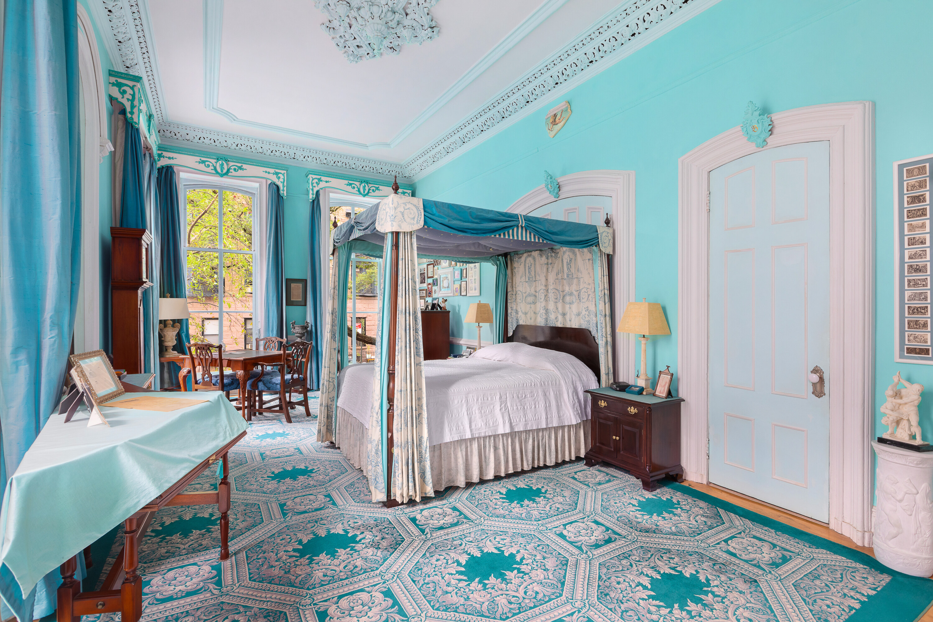 199 Clinton Street, Unit 2 Brooklyn, NY 11201 - Photo 9 of 17 a living room with furniture and a table