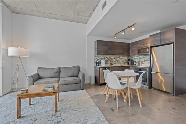 $330,000 | 151 Southeast 1st Street, Unit 3107, Miami, FL 33131