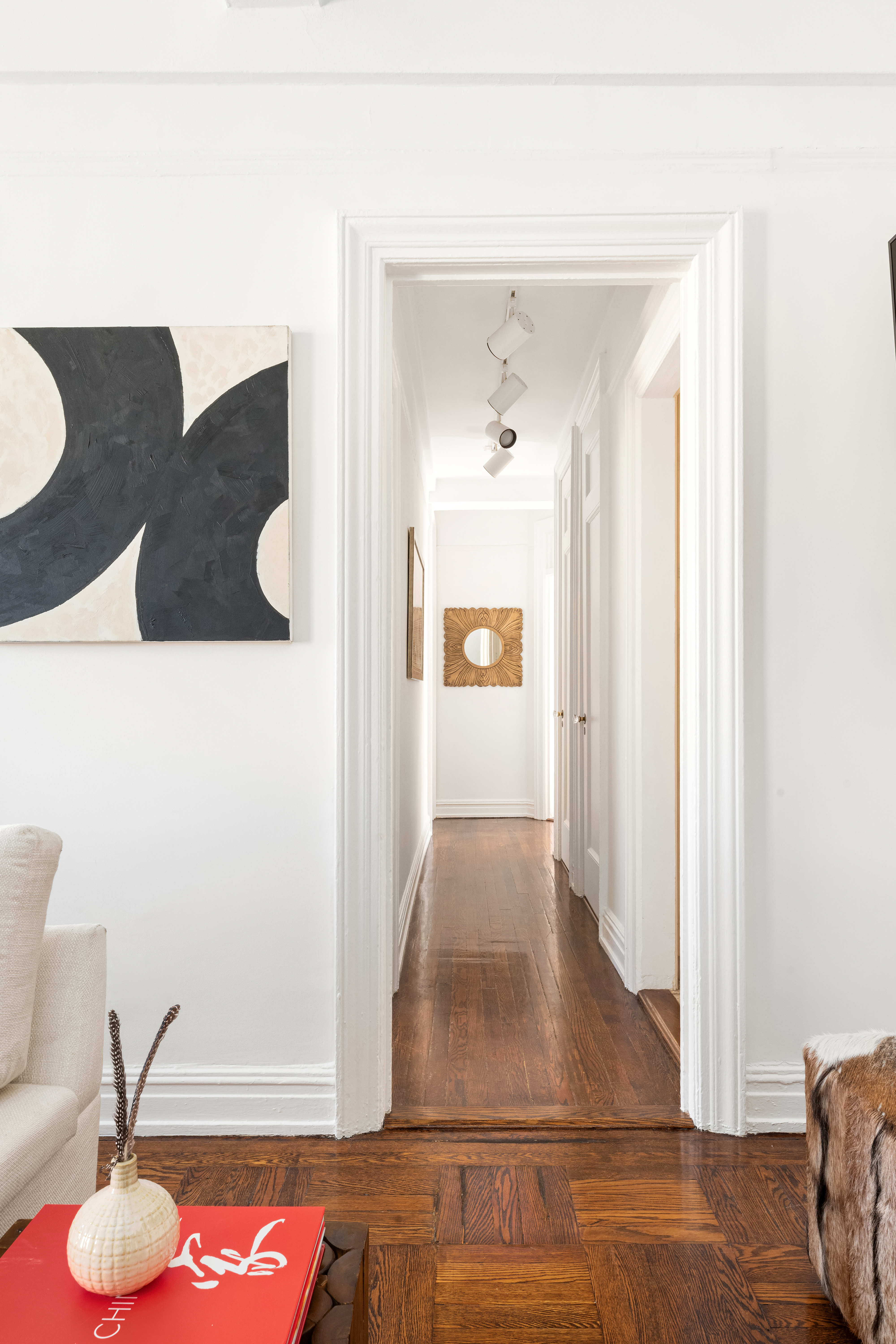 41 West 82nd Street, Unit 9D Manhattan, NY 10024 - Photo 8 of 15 a view of living room