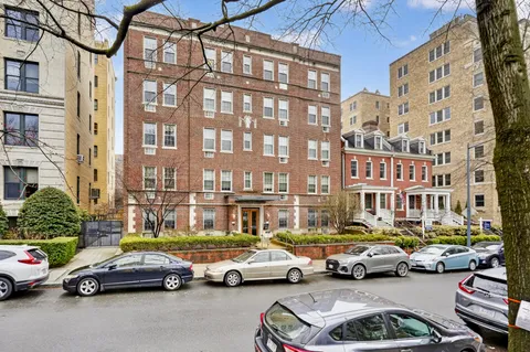 $415,000 | 2010 Kalorama Road Northwest, Unit 304, Washington, DC 20009