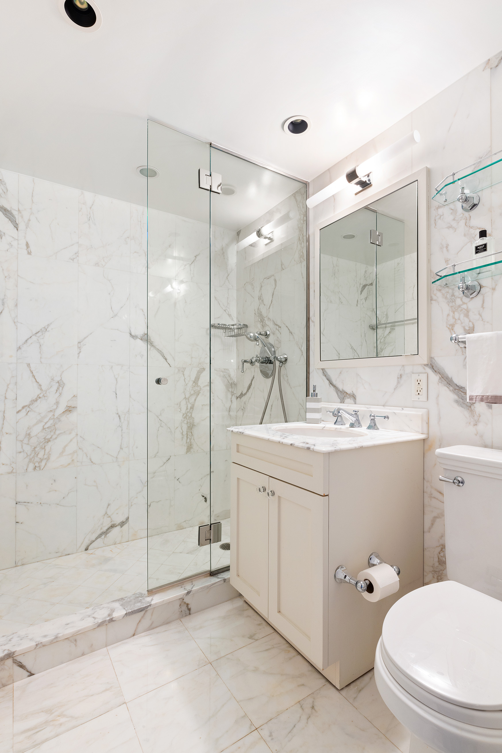 155 East 76th Street, Unit 12F Manhattan, NY 10021 - Photo 8 of 10