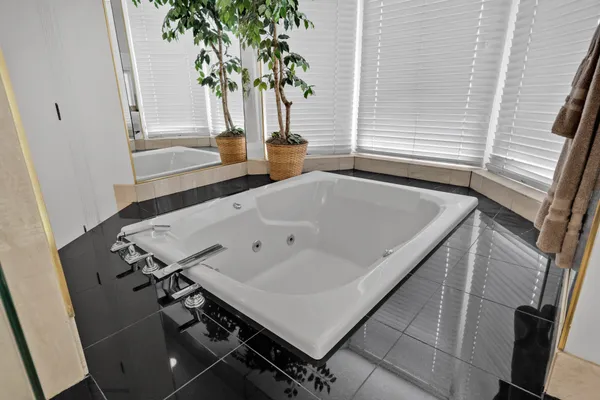 $3,600,000 | 8768 Southwest 62nd Court, Miami, FL 33156