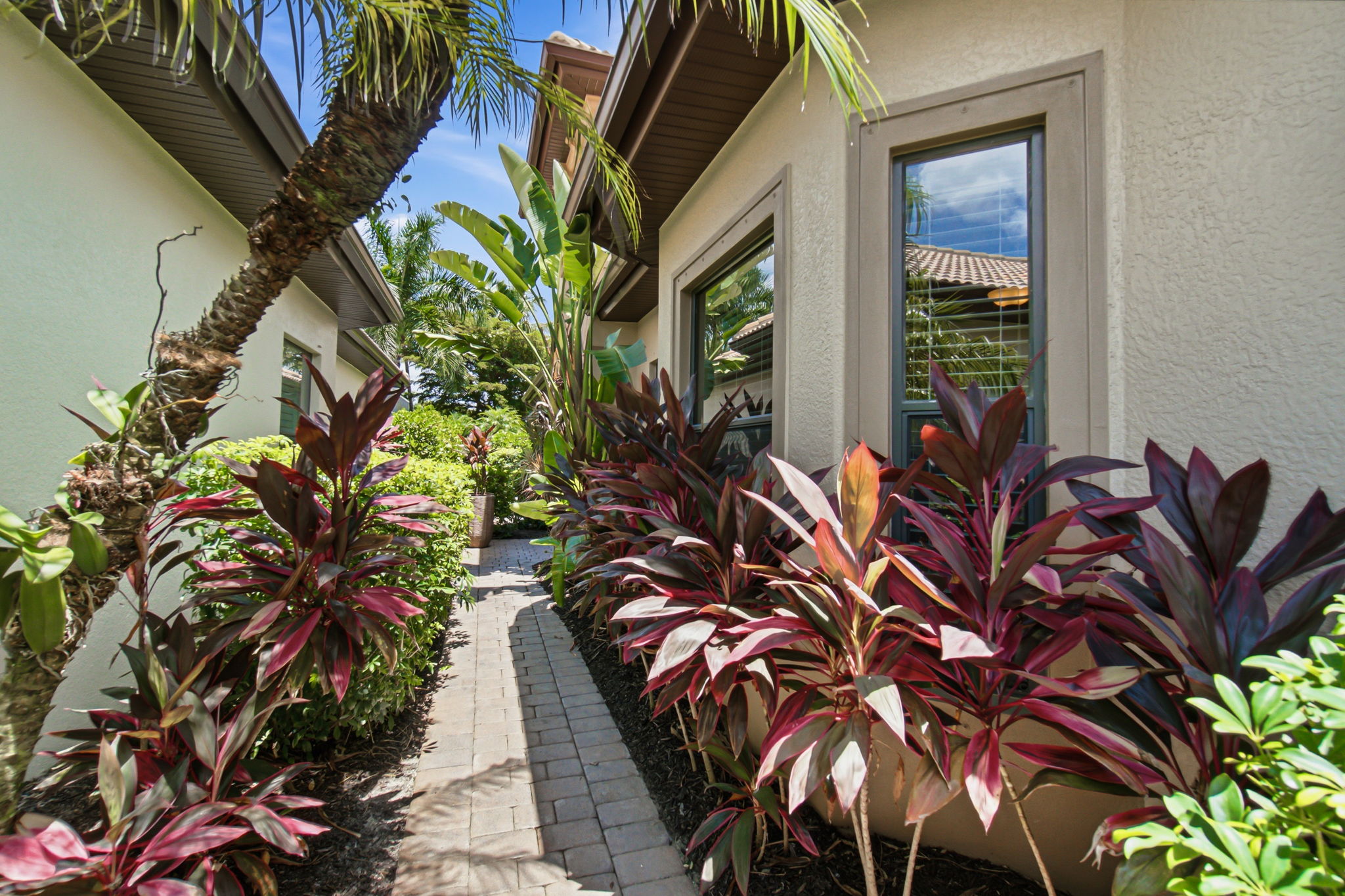 7381 Moorgate Point Way Naples, FL 34113 - Photo 2 of 26 Gallery Image 2