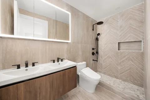 $1,995,000 | 90 Herbert Street, Unit TH1 | Williamsburg