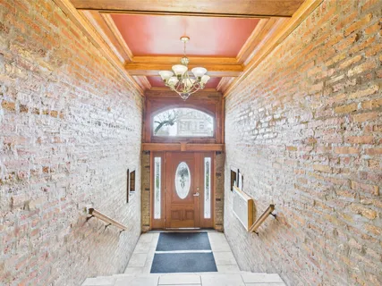 $345,000 | 5237 South Michigan Avenue, Unit 2N, Chicago, IL 60615