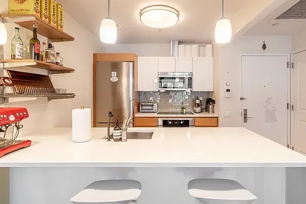 $4,900 | 585 6th Avenue, Unit 2A | Park Slope