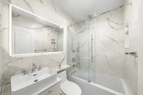 $550,000 | 24 5th Avenue, Unit 1212 | Greenwich Village