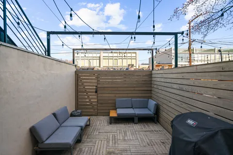a view of entryway with furniture