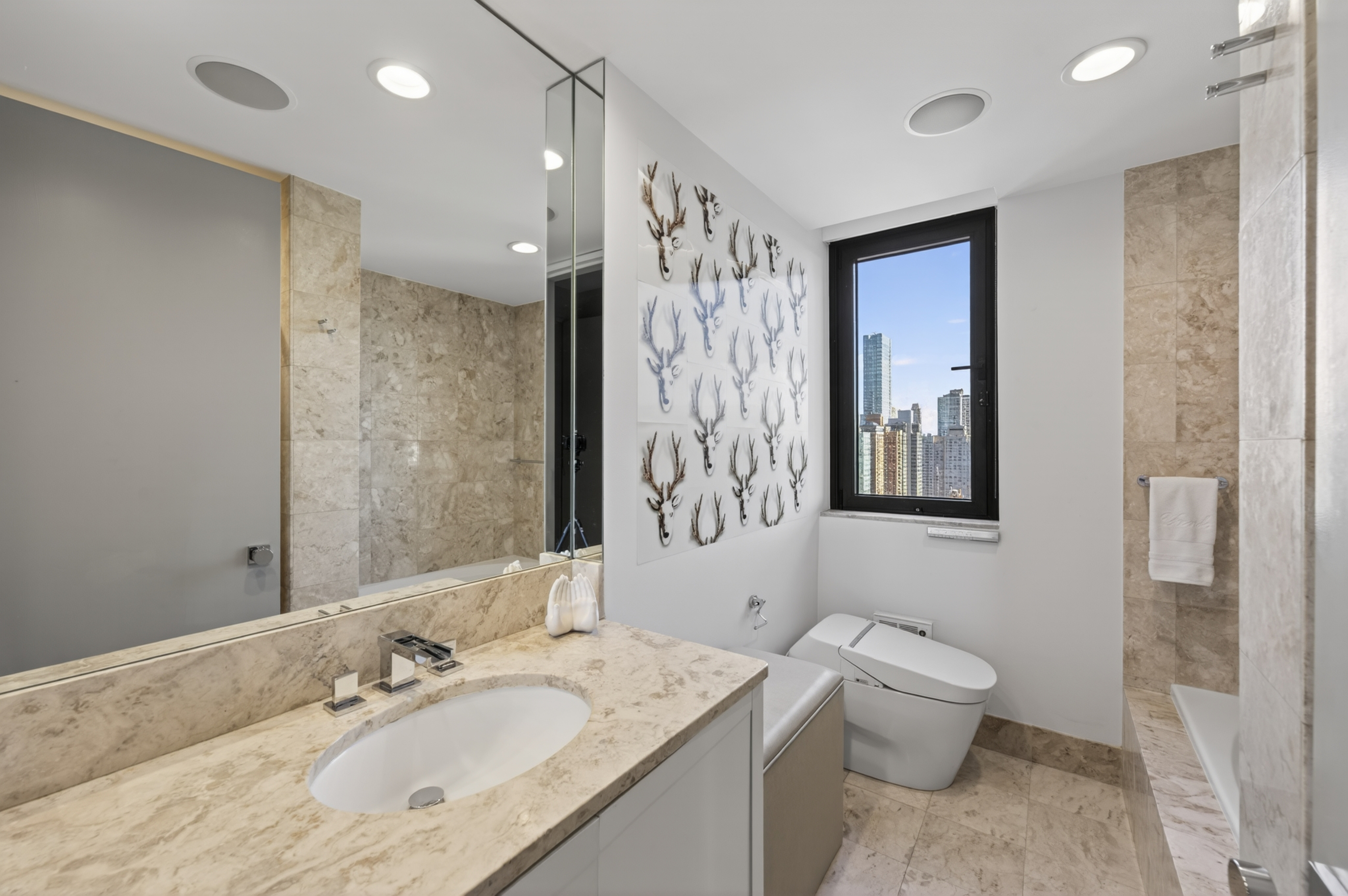 100 United Nations Plaza, Unit 33E Manhattan, NY 10017 - Photo 7 of 13