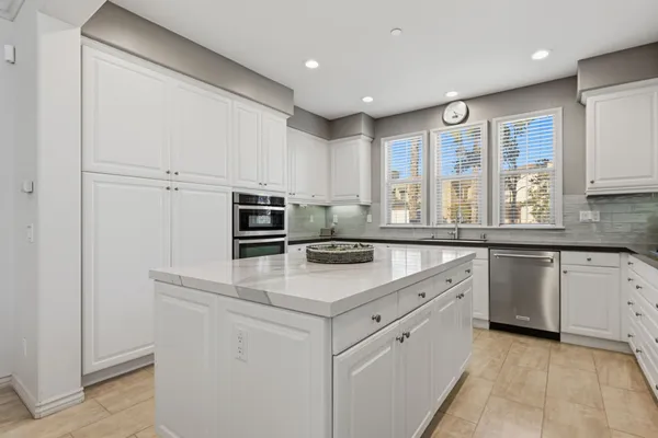 $1,379,000 | 21445 Hayley Lane, Huntington Beach, CA 92646
