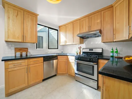 $1,595,000 | 3427-3429 Lincoln Way, San Francisco, CA 94122