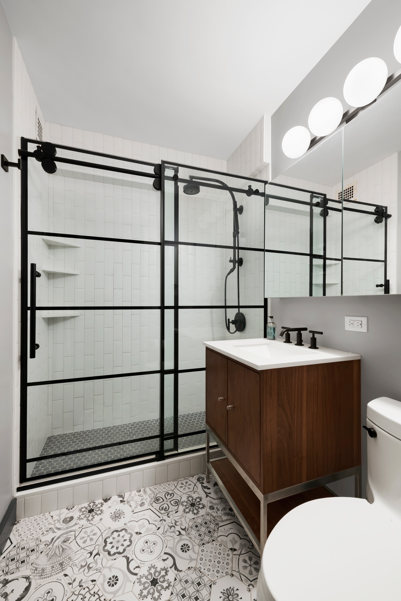 420 East 72nd Street, Unit 2E Manhattan, NY 10021 - Photo 7 of 10
