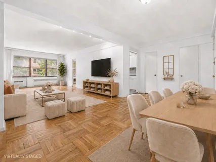 $770,000 | 303 Beverley Road, Unit 1B | Kensington