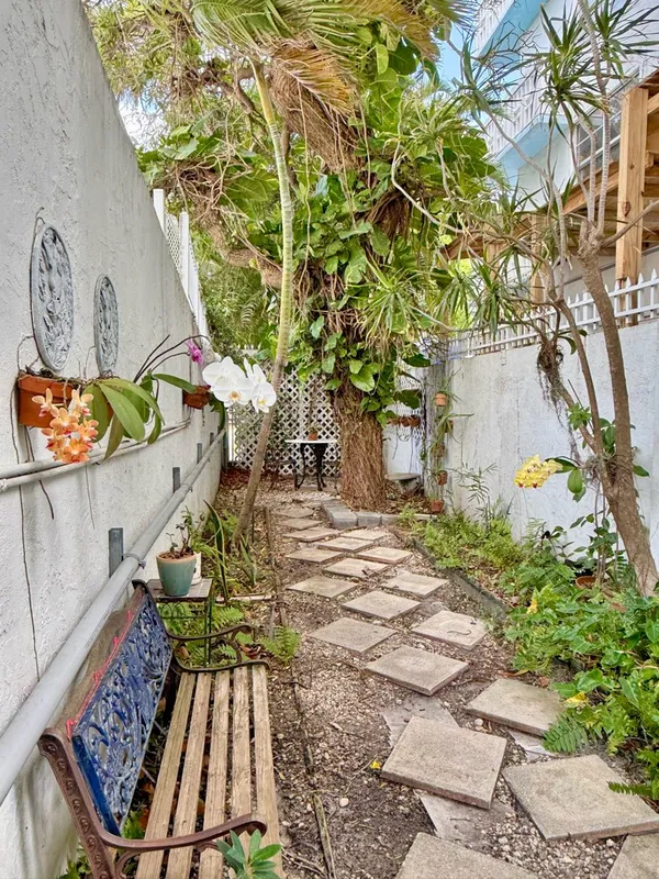 $3,000 | 1775 Washington Avenue, Unit 11D, Miami Beach, FL 33139