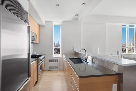 $2,350,000 | 20 Bayard Street, Unit 12A | Williamsburg