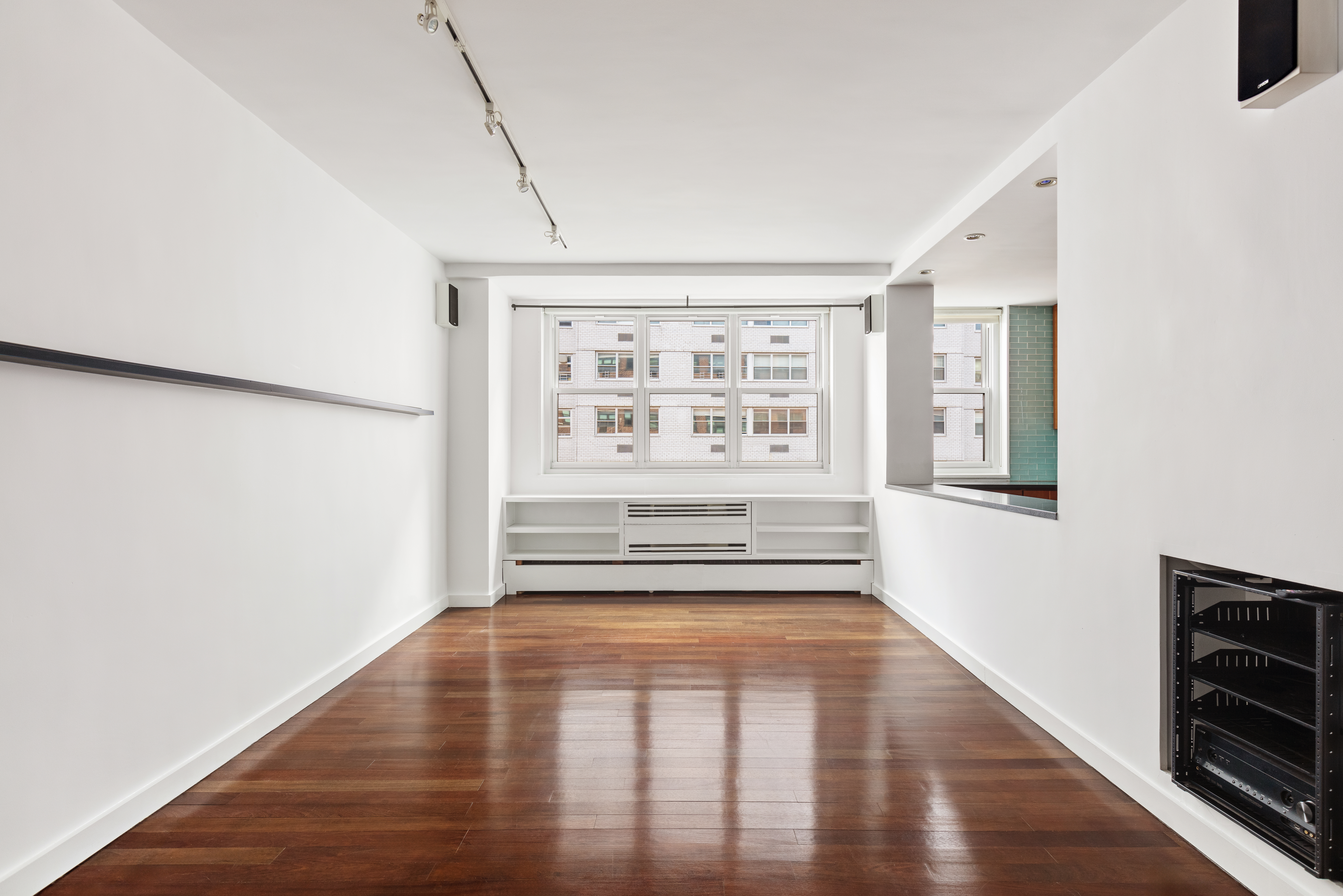 63 East 9th Street, Unit 8L Manhattan, NY 10003 - Photo 4 of 7