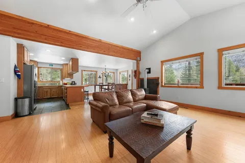 $995,000 | 3606 South Upper Truckee Road, South Lake Tahoe, CA 96150