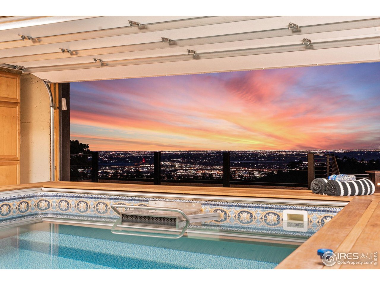 166 Valley View Way Boulder, CO 80304 - Photo 37 of 40 a view of a floor to a building