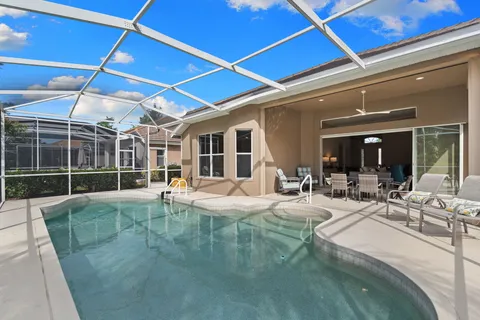 $995,000 | 1717 Winding Oaks Way, Naples, FL 34109