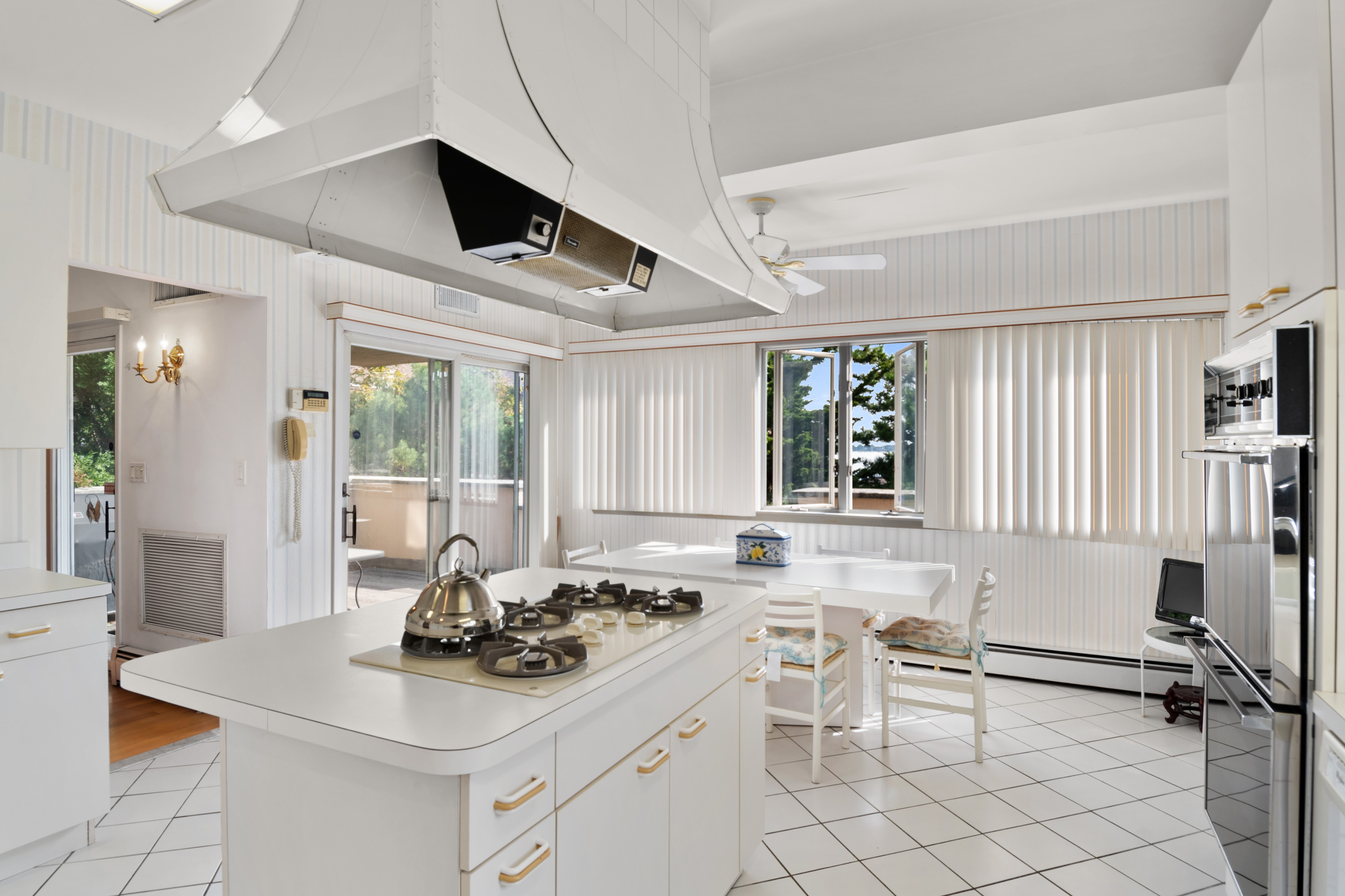 3391 Country Club Road, Unit 6 Bronx, NY 10465 - Photo 12 of 33 Gallery Image 12