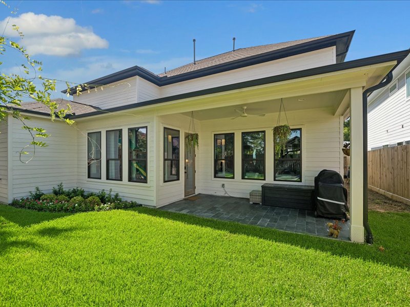 1313 Thornton Road Houston, TX 77018 - Photo 3 of 5
